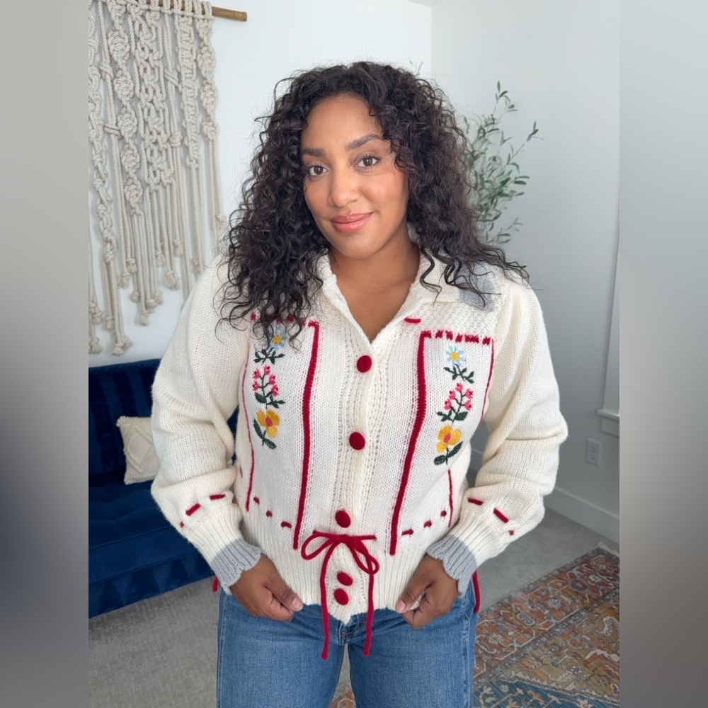 Women’s Fall 2025 POL Cottage-Core sweater